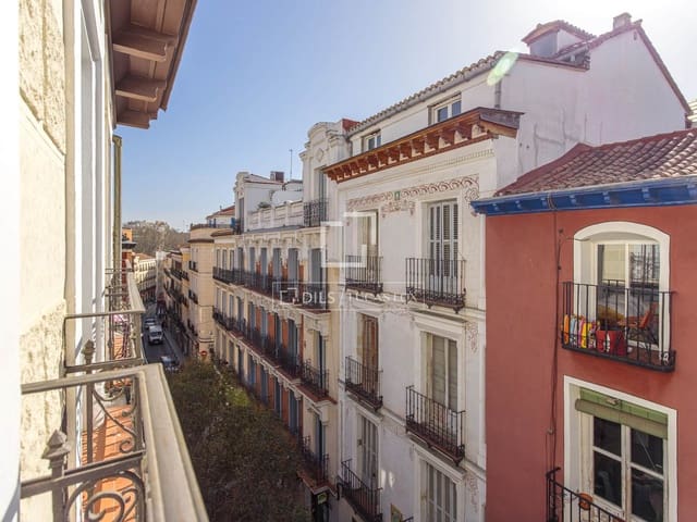 2 slaapkamer Appartement te huur in Madrid stad - € 2.500 (Ref: 9624038)