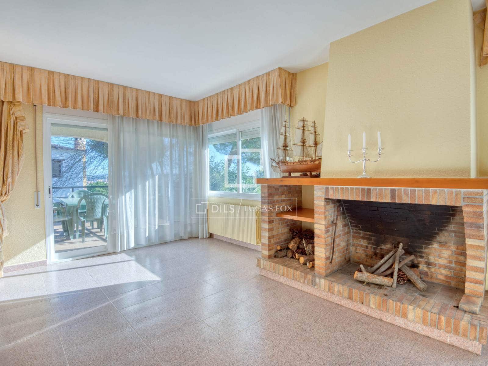 4 makuuhuone Huvila myytävänä paikassa Calonge i Sant Antoni mukana uima-altaan 
autotalli - 670 000 € (Ref: 9624039)