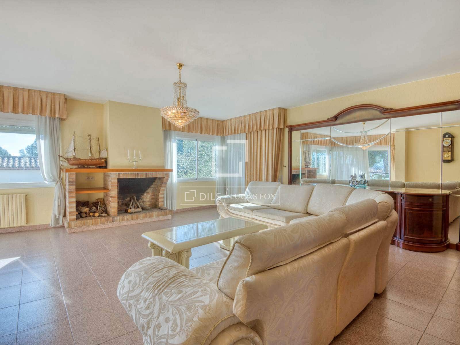 4 makuuhuone Huvila myytävänä paikassa Calonge i Sant Antoni mukana uima-altaan 
autotalli - 670 000 € (Ref: 9624039)