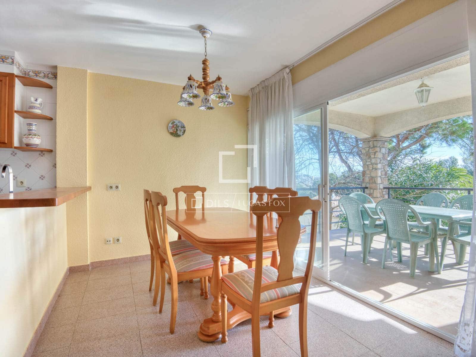 4 makuuhuone Huvila myytävänä paikassa Calonge i Sant Antoni mukana uima-altaan 
autotalli - 670 000 € (Ref: 9624039)