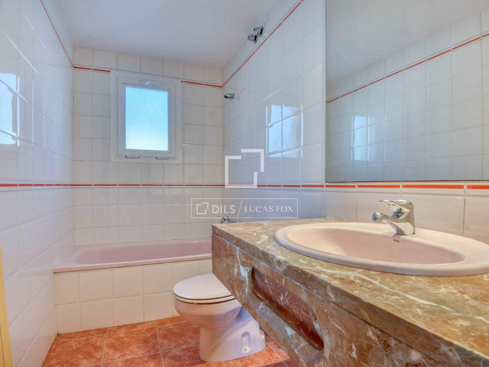 4 makuuhuone Huvila myytävänä paikassa Calonge i Sant Antoni mukana uima-altaan 
autotalli - 670 000 € (Ref: 9624039)