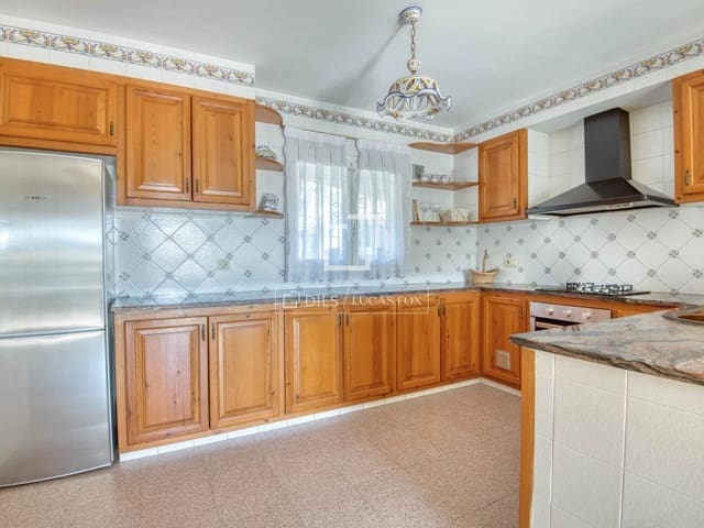 4 makuuhuone Huvila myytävänä paikassa Calonge i Sant Antoni mukana uima-altaan 
autotalli - 670 000 € (Ref: 9624039)