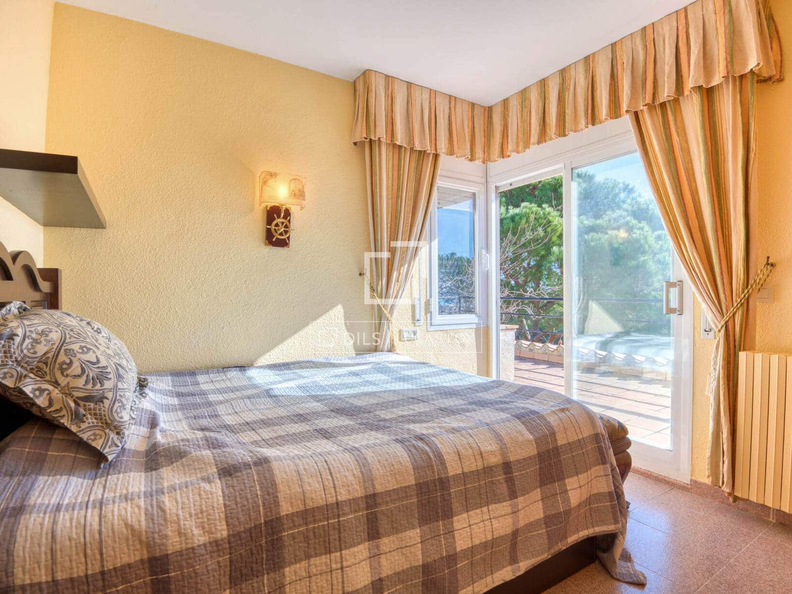 4 makuuhuone Huvila myytävänä paikassa Calonge i Sant Antoni mukana uima-altaan 
autotalli - 670 000 € (Ref: 9624039)