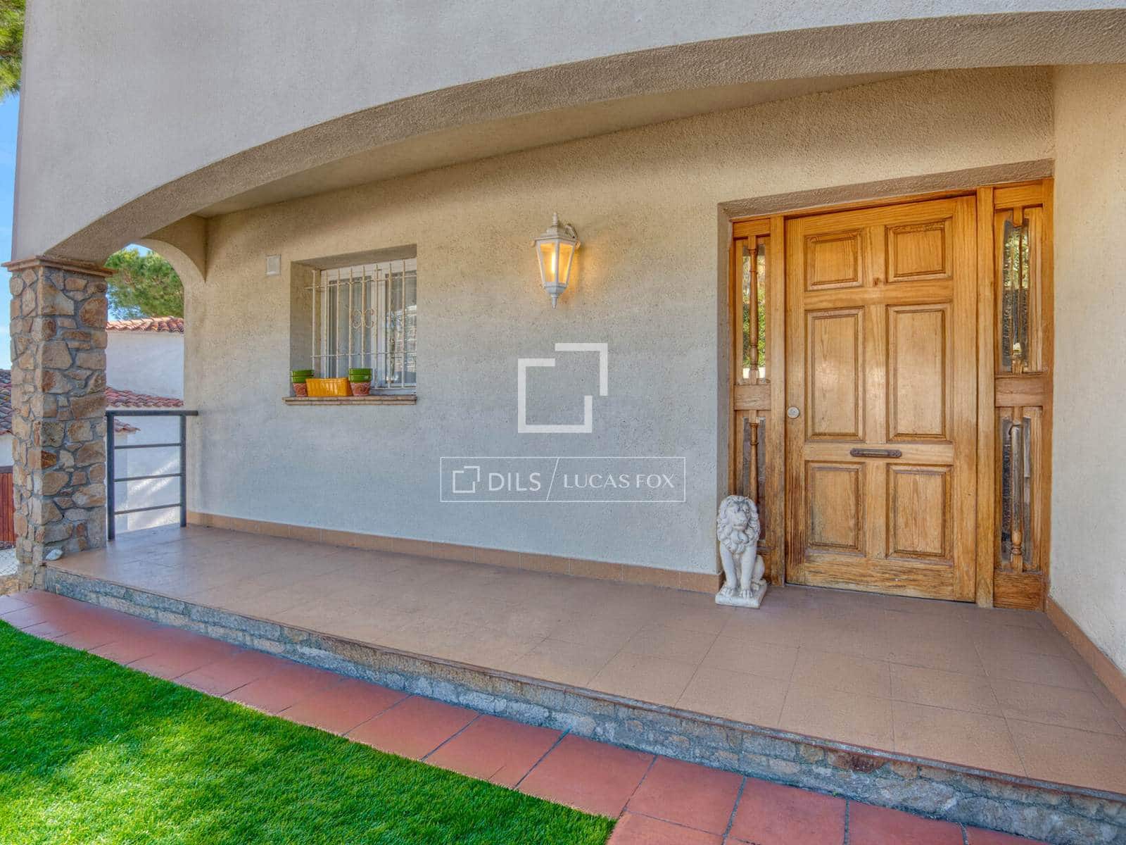 4 makuuhuone Huvila myytävänä paikassa Calonge i Sant Antoni mukana uima-altaan 
autotalli - 670 000 € (Ref: 9624039)