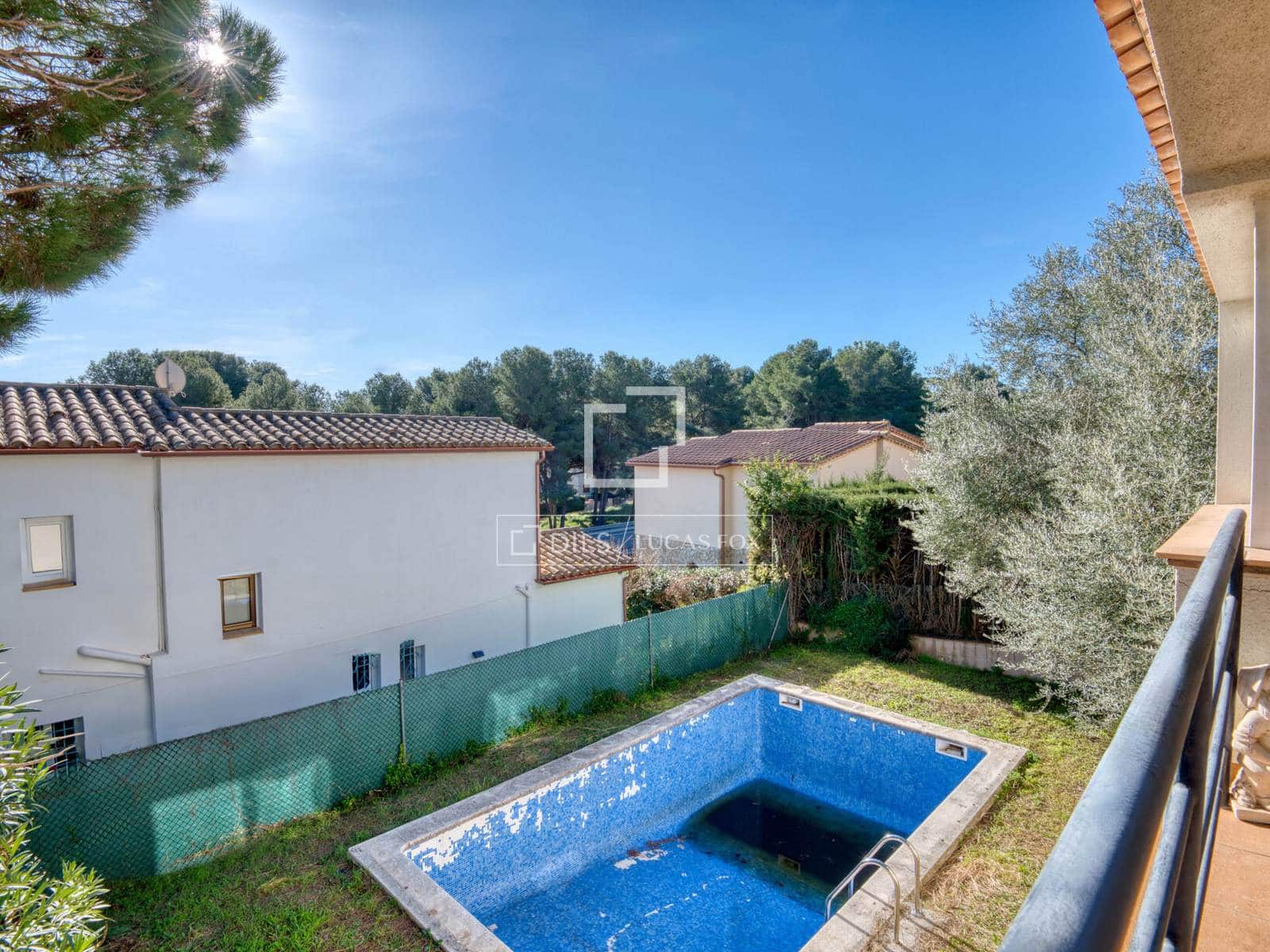 4 makuuhuone Huvila myytävänä paikassa Calonge i Sant Antoni mukana uima-altaan 
autotalli - 670 000 € (Ref: 9624039)