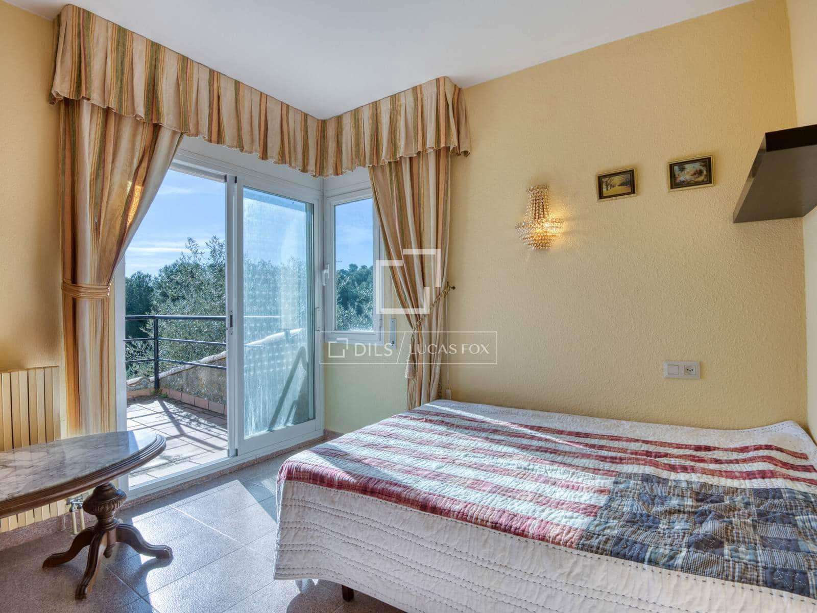 4 makuuhuone Huvila myytävänä paikassa Calonge i Sant Antoni mukana uima-altaan 
autotalli - 670 000 € (Ref: 9624039)