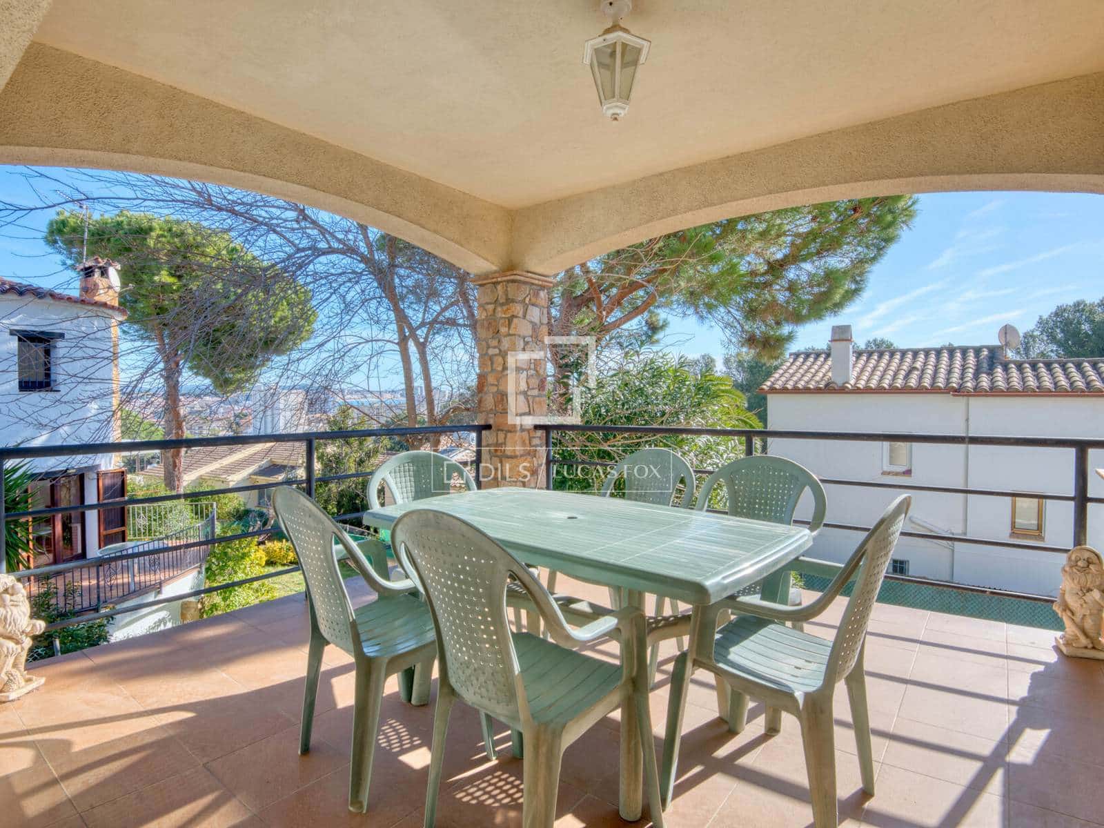 4 makuuhuone Huvila myytävänä paikassa Calonge i Sant Antoni mukana uima-altaan 
autotalli - 670 000 € (Ref: 9624039)