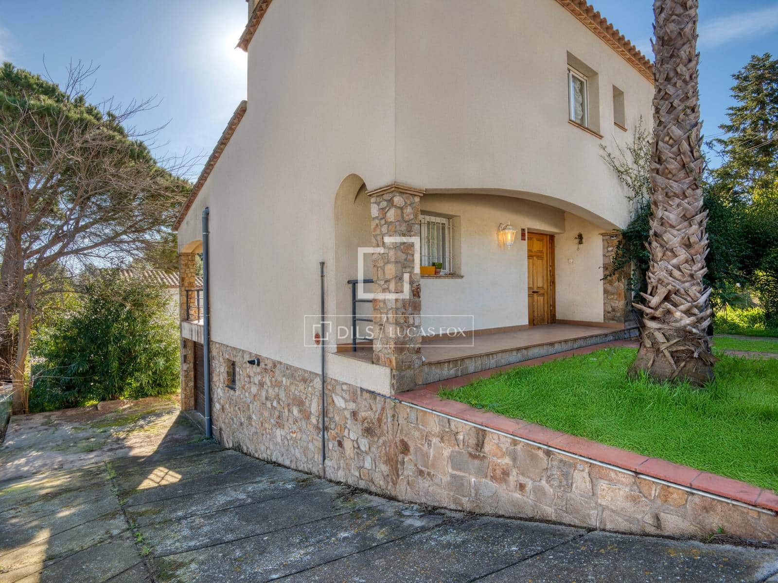 4 makuuhuone Huvila myytävänä paikassa Calonge i Sant Antoni mukana uima-altaan 
autotalli - 670 000 € (Ref: 9624039)