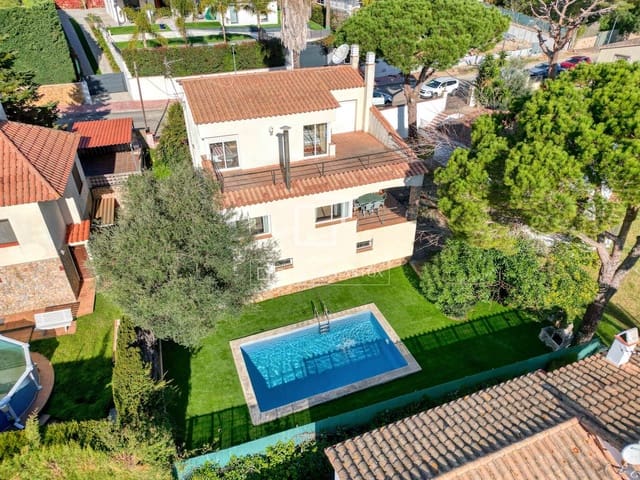 4 makuuhuone Huvila myytävänä paikassa Calonge i Sant Antoni mukana uima-altaan 
autotalli - 670 000 € (Ref: 9624039)