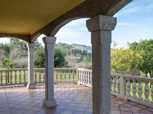 6 soverom Villa til salgs i Vigo med garasje - € 550 000 (Ref: 9624042)