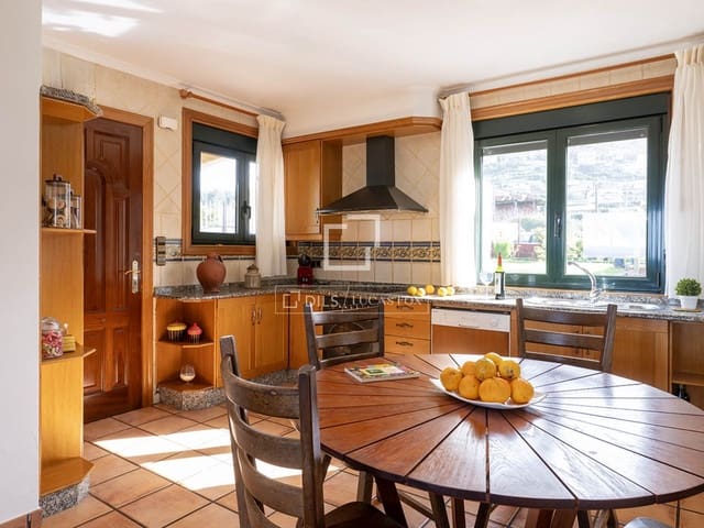 6 soverom Villa til salgs i Vigo med garasje - € 550 000 (Ref: 9624042)