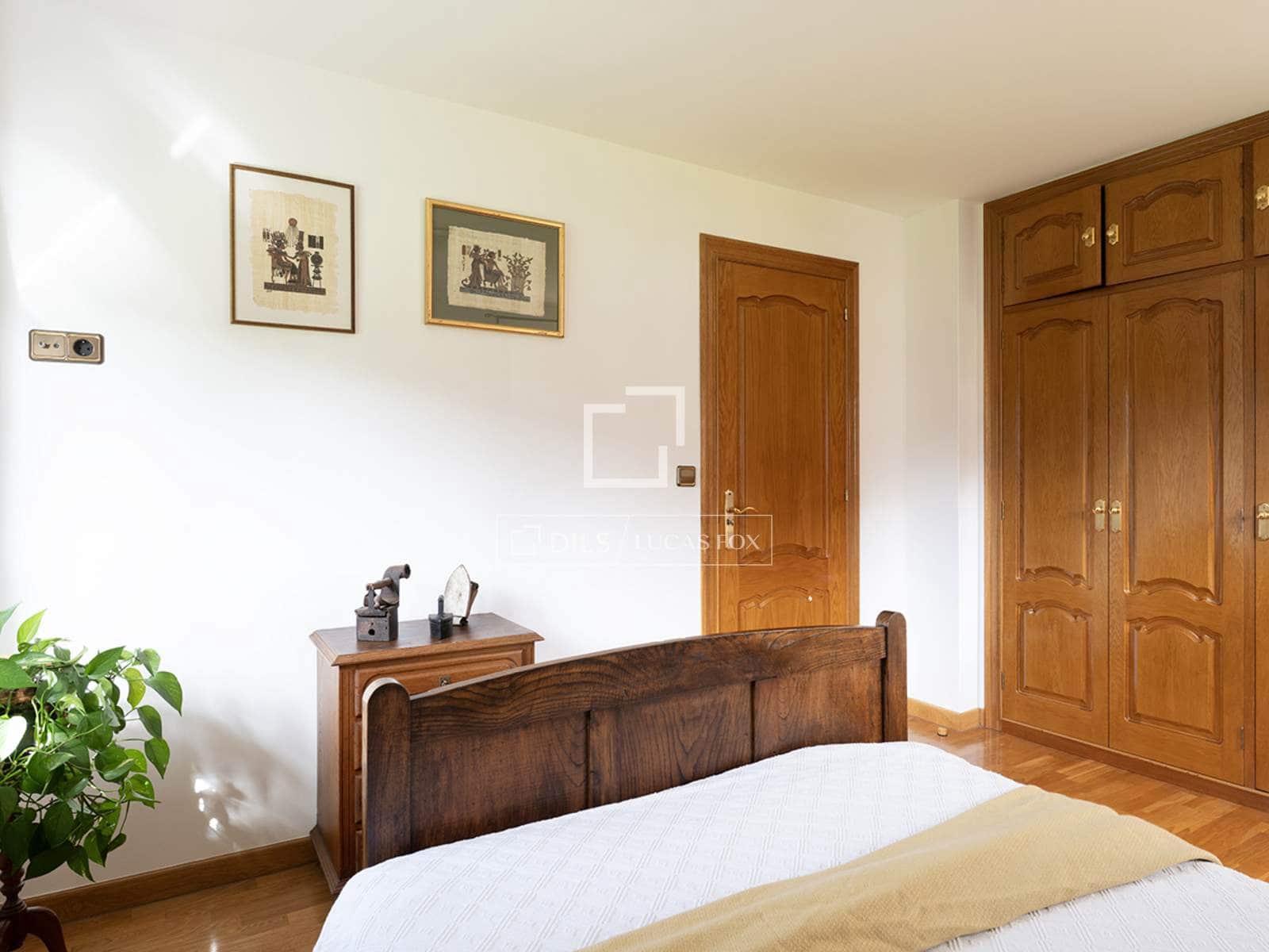 6 soverom Villa til salgs i Vigo med garasje - € 550 000 (Ref: 9624042)