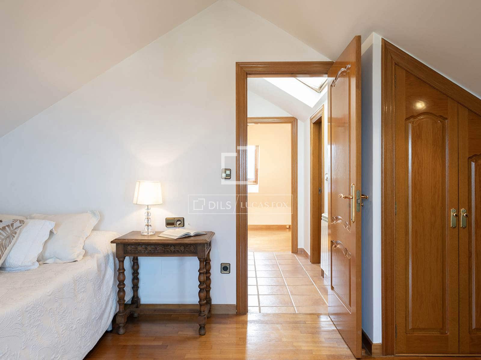 6 soverom Villa til salgs i Vigo med garasje - € 550 000 (Ref: 9624042)