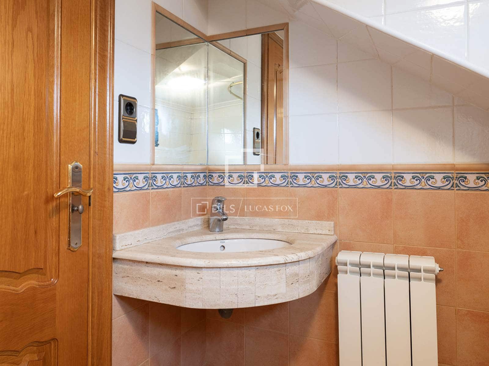 6 soverom Villa til salgs i Vigo med garasje - € 550 000 (Ref: 9624042)