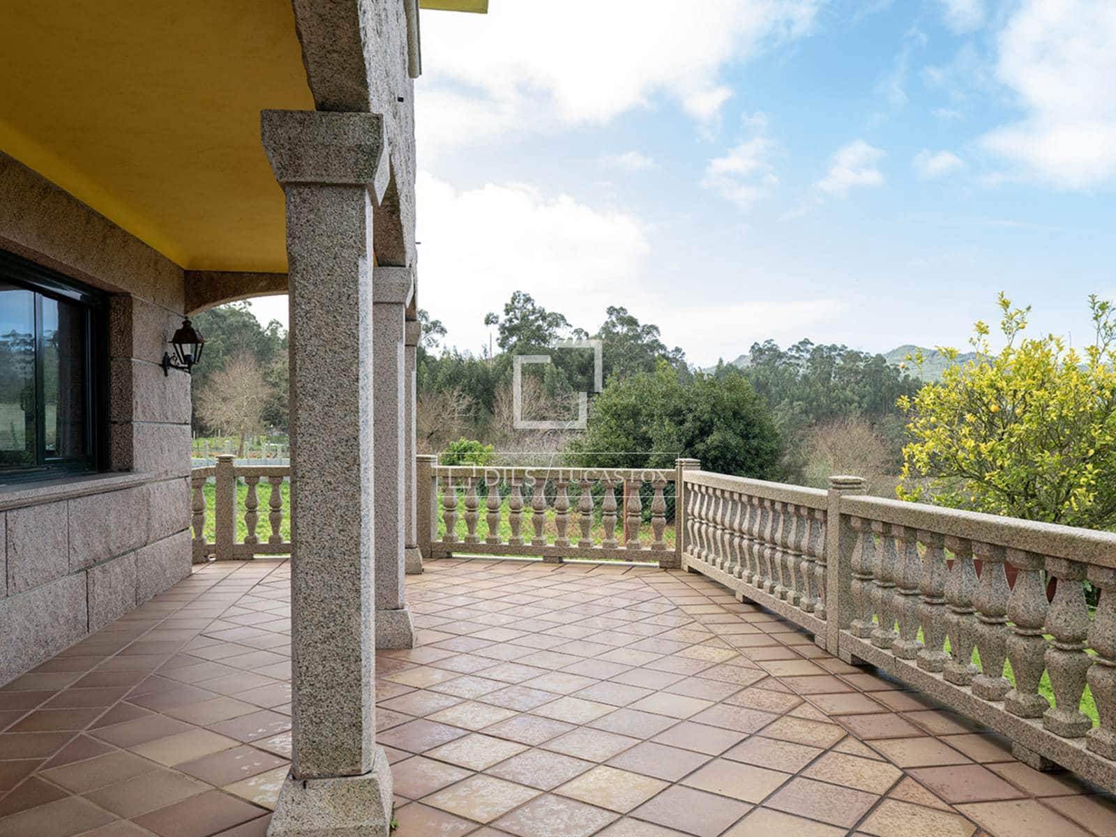 6 soverom Villa til salgs i Vigo med garasje - € 550 000 (Ref: 9624042)