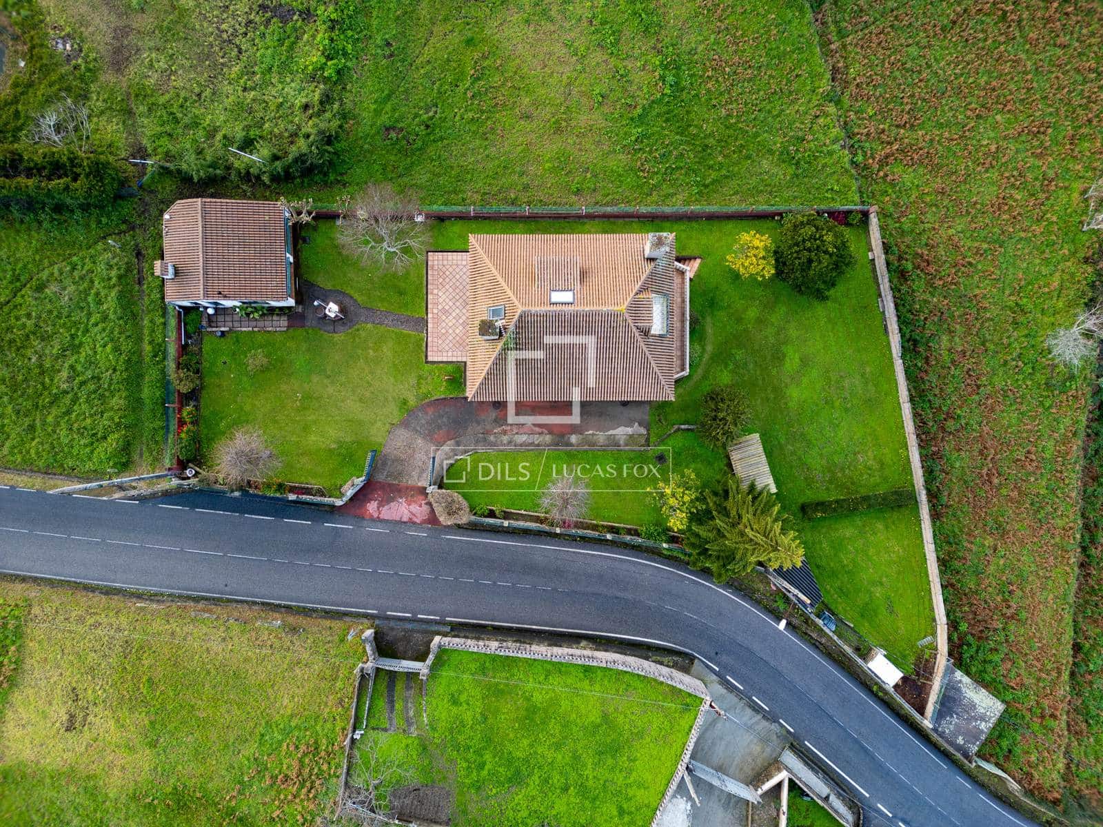 6 bedroom Villa for sale in Vigo with garage - € 550,000 (Ref: 9624042)