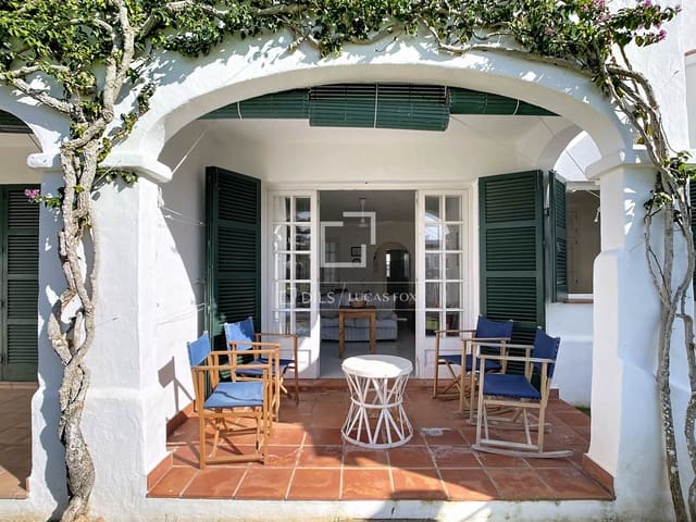2 soverom Leilighet til salgs i Ciutadella de Menorca med svømmebasseng garasje - € 485 000 (Ref: 9624135)
