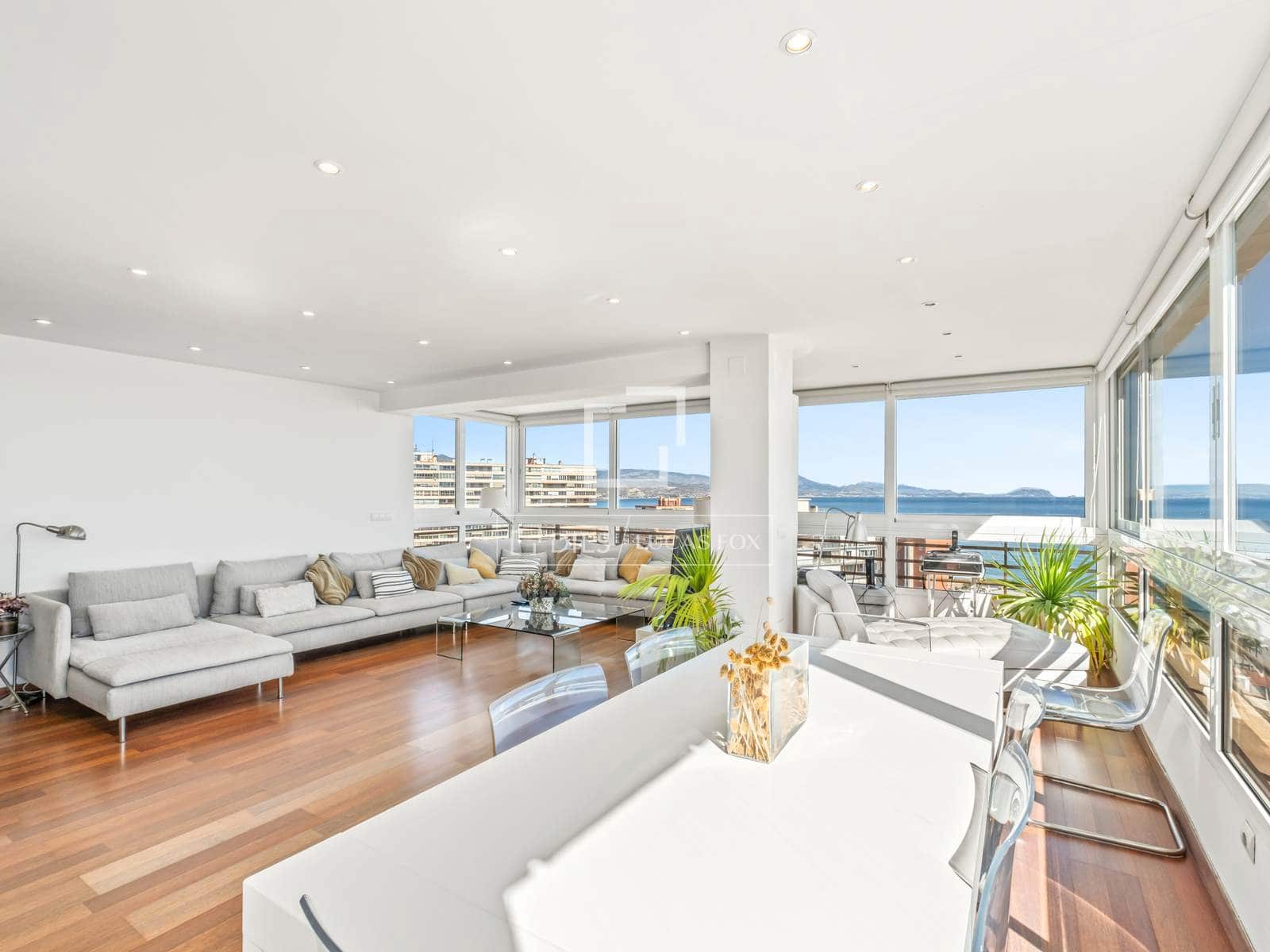 4 makuuhuone Huoneisto myytävänä paikassa Alicante kaupunki mukana 
autotalli - 785 000 € (Ref: 9626088)