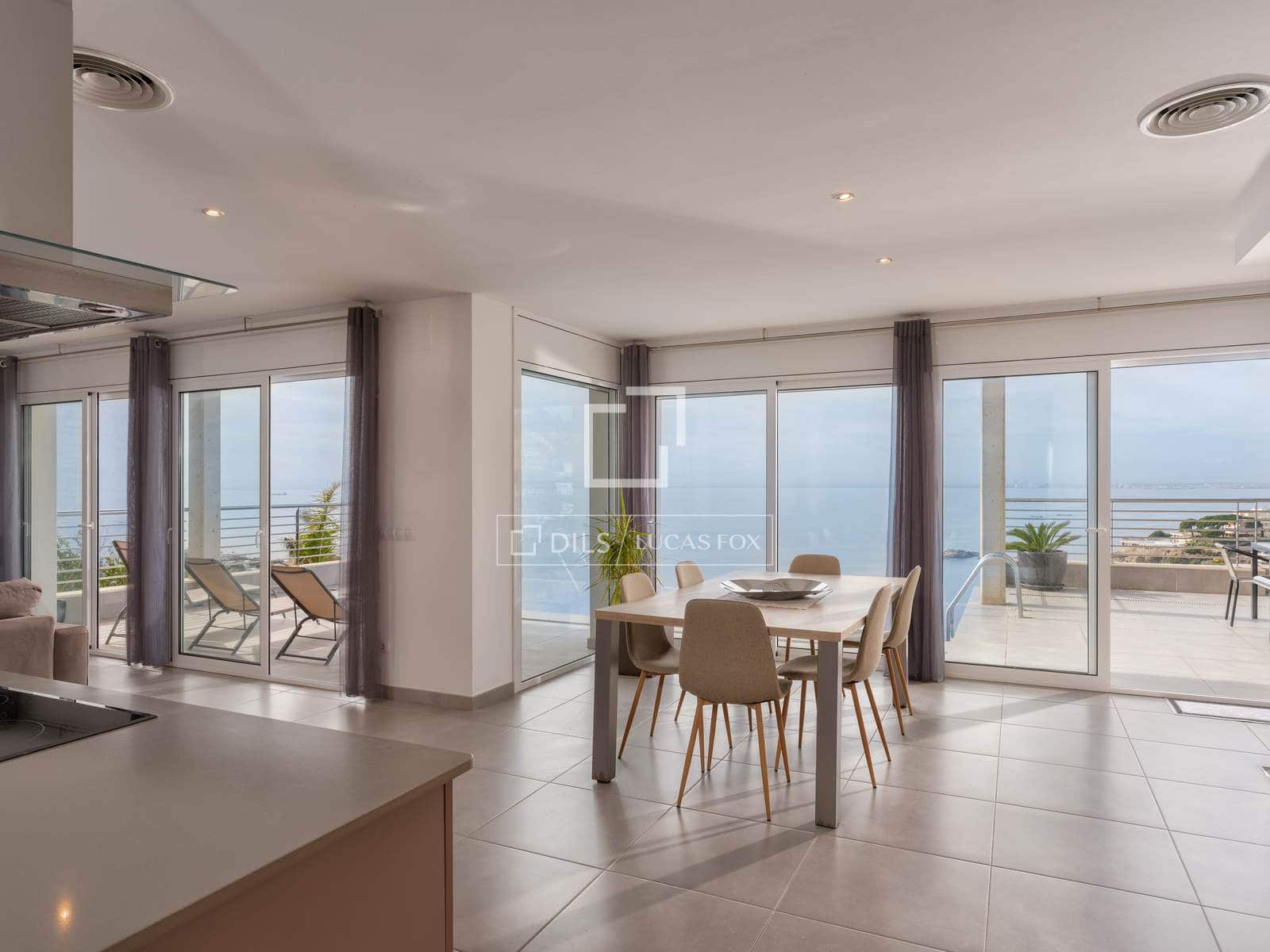 3 makuuhuone Huvila myytävänä paikassa Roses mukana uima-altaan 
autotalli - 1 950 000 € (Ref: 9626506)