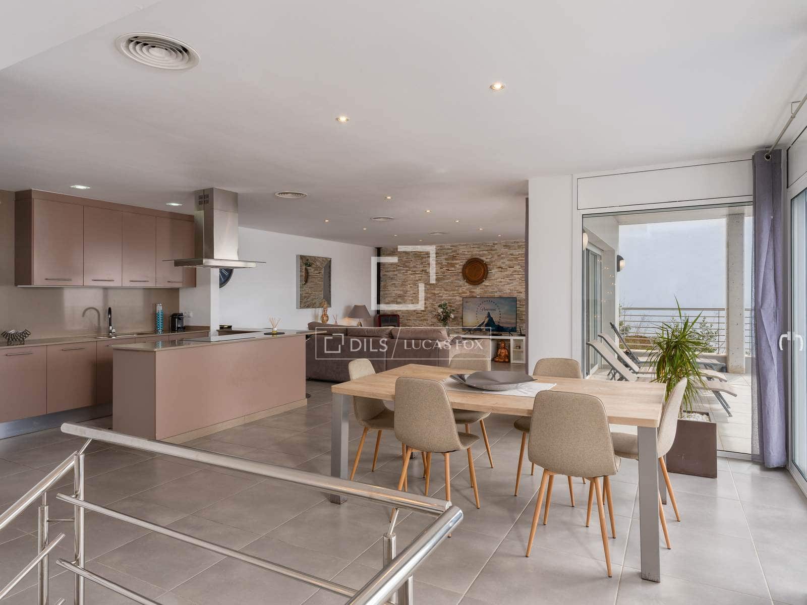 3 makuuhuone Huvila myytävänä paikassa Roses mukana uima-altaan 
autotalli - 1 950 000 € (Ref: 9626506)