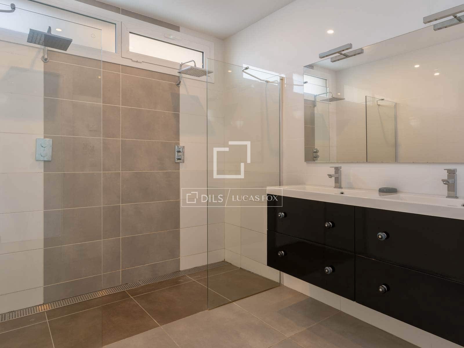 3 makuuhuone Huvila myytävänä paikassa Roses mukana uima-altaan 
autotalli - 1 950 000 € (Ref: 9626506)