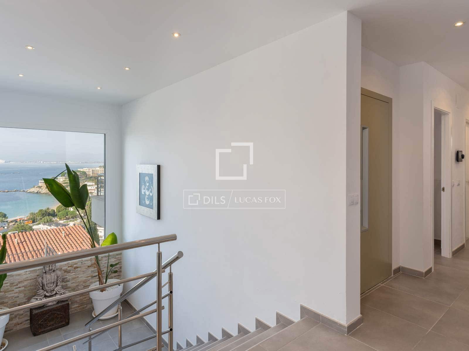 3 makuuhuone Huvila myytävänä paikassa Roses mukana uima-altaan 
autotalli - 1 950 000 € (Ref: 9626506)