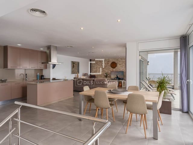 3 makuuhuone Huvila myytävänä paikassa Roses mukana uima-altaan 
autotalli - 1 950 000 € (Ref: 9626506)