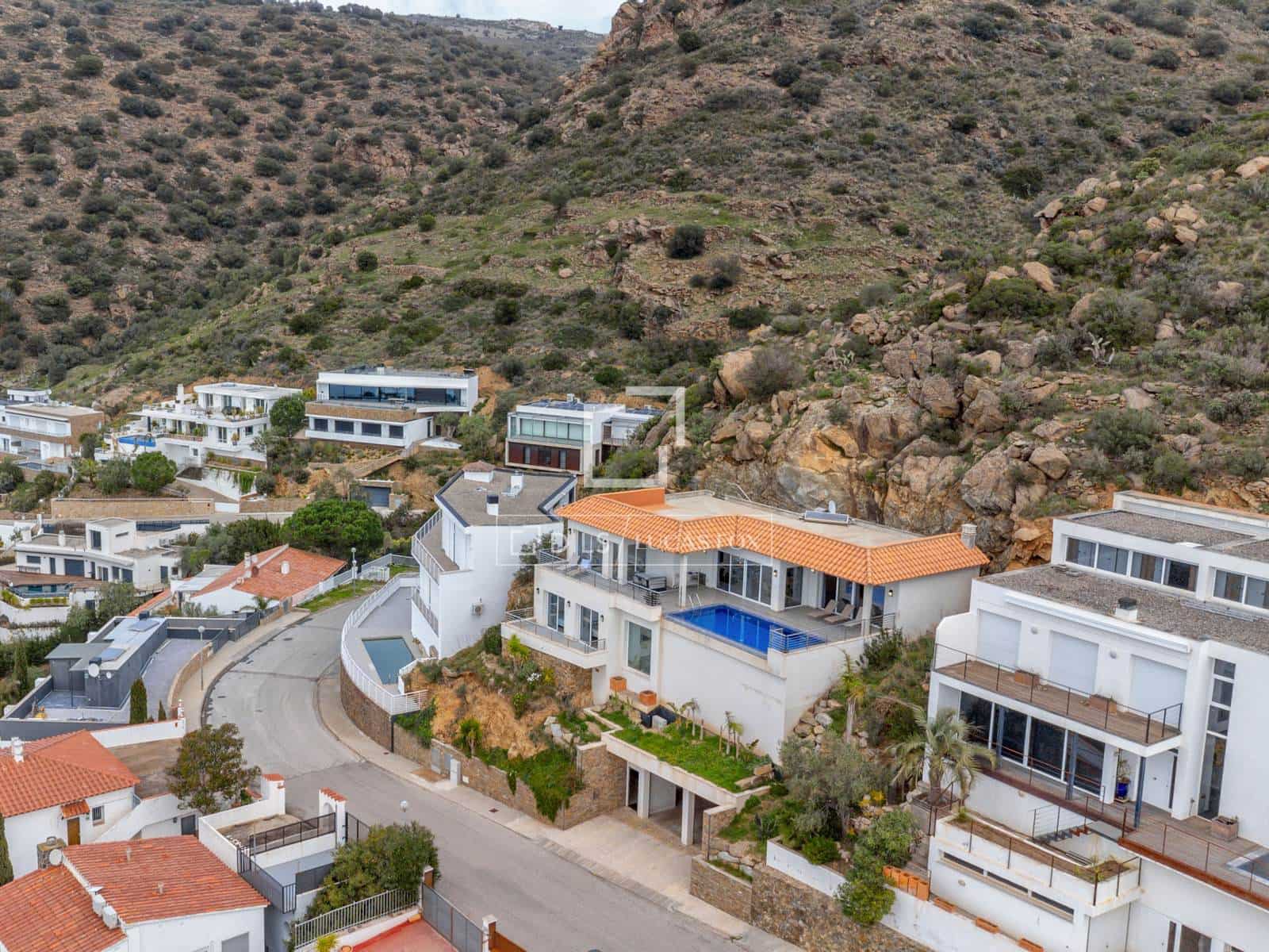 3 makuuhuone Huvila myytävänä paikassa Roses mukana uima-altaan 
autotalli - 1 950 000 € (Ref: 9626506)