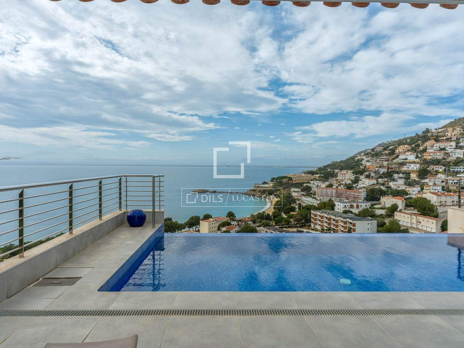 3 makuuhuone Huvila myytävänä paikassa Roses mukana uima-altaan 
autotalli - 1 950 000 € (Ref: 9626506)