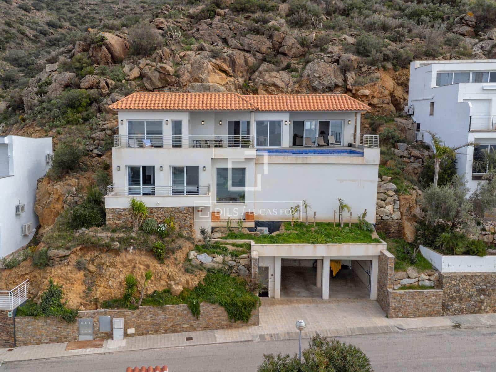 3 makuuhuone Huvila myytävänä paikassa Roses mukana uima-altaan 
autotalli - 1 950 000 € (Ref: 9626506)