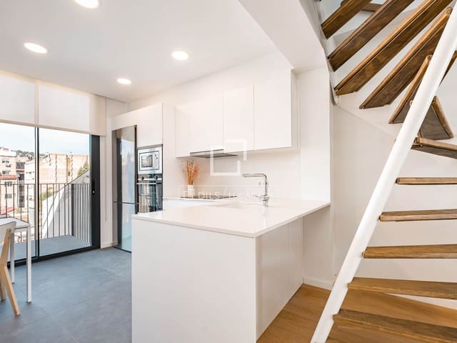 Ático de 3 habitaciones en Barcelona ciudad en venta con piscina garaje - 1.350.000 € (Ref: 9626827)