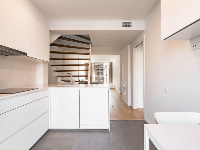 Ático de 3 habitaciones en Barcelona ciudad en venta con piscina garaje - 1.350.000 € (Ref: 9626827)