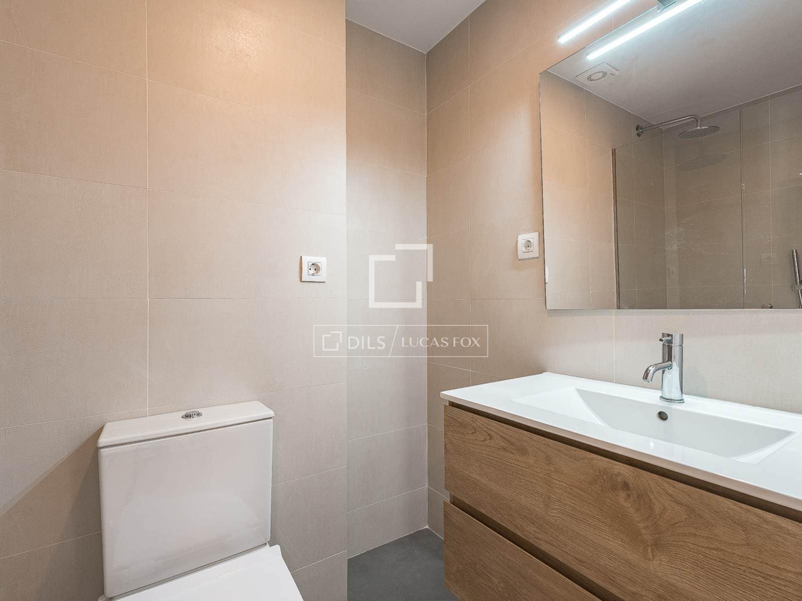 Ático de 3 habitaciones en Barcelona ciudad en venta con piscina garaje - 1.350.000 € (Ref: 9626827)