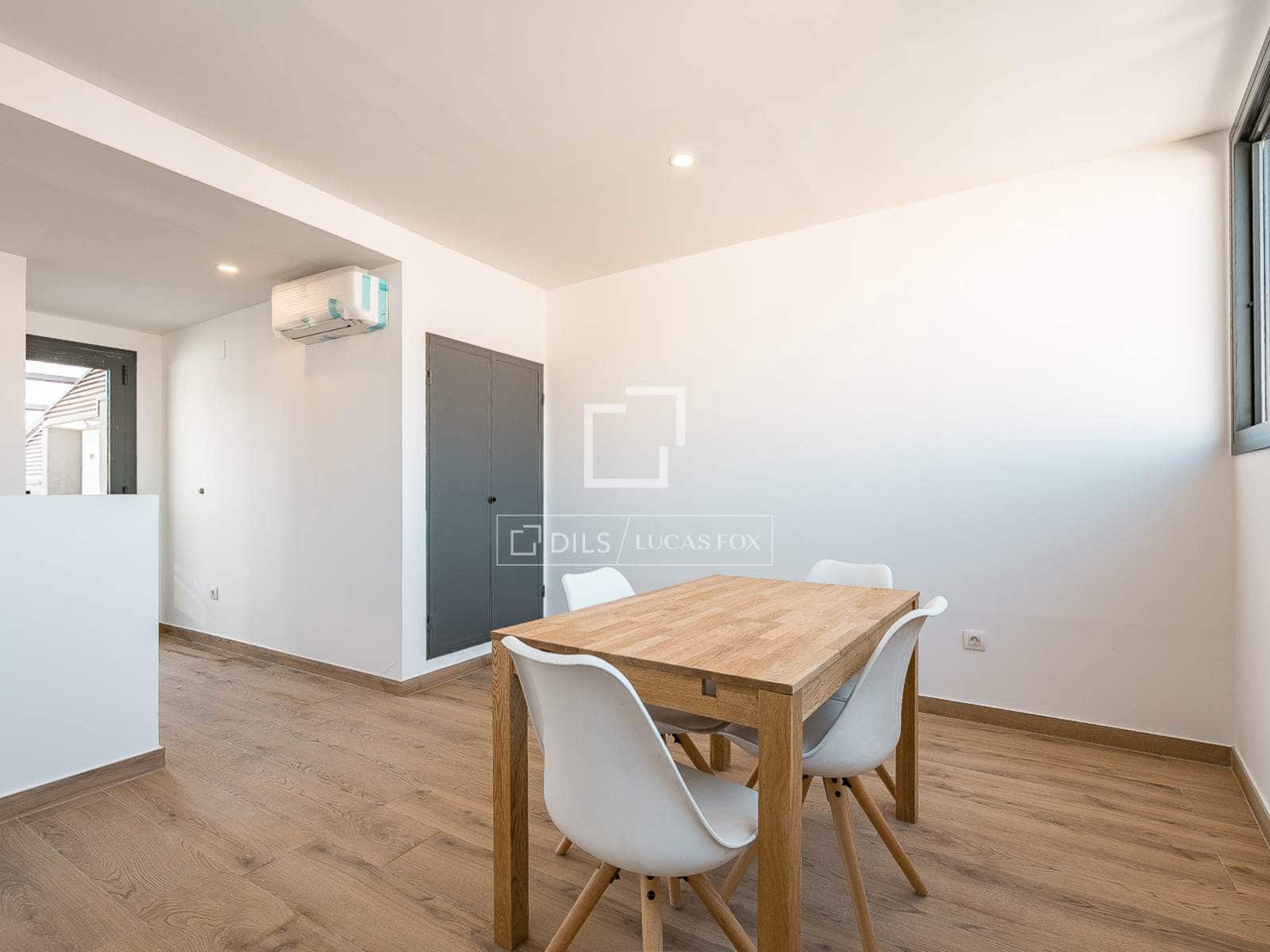 Ático de 3 habitaciones en Barcelona ciudad en venta con piscina garaje - 1.350.000 € (Ref: 9626827)