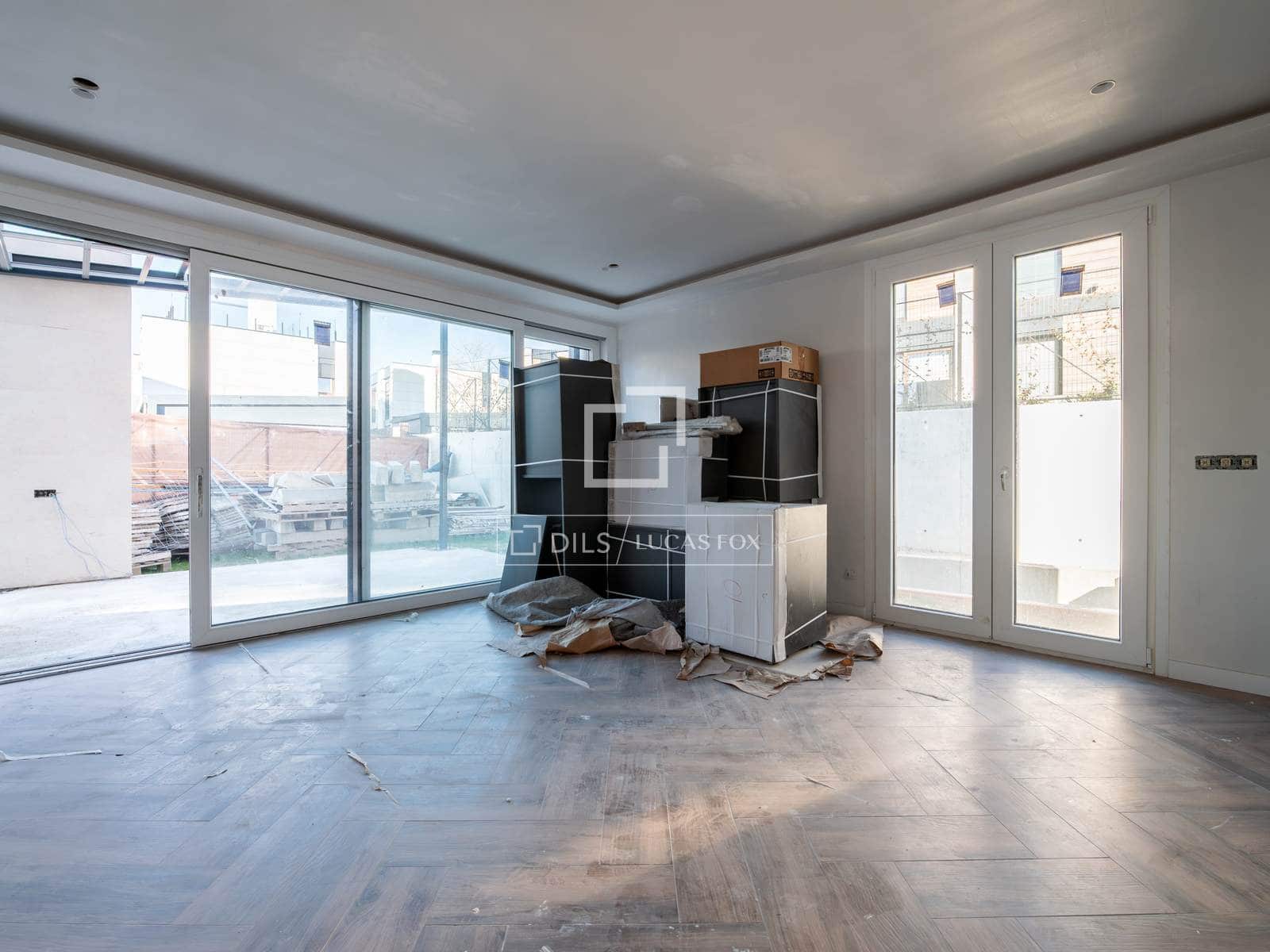 4 bedroom Villa for sale in Madrid city with pool garage - € 1,375,000 (Ref: 9626828)