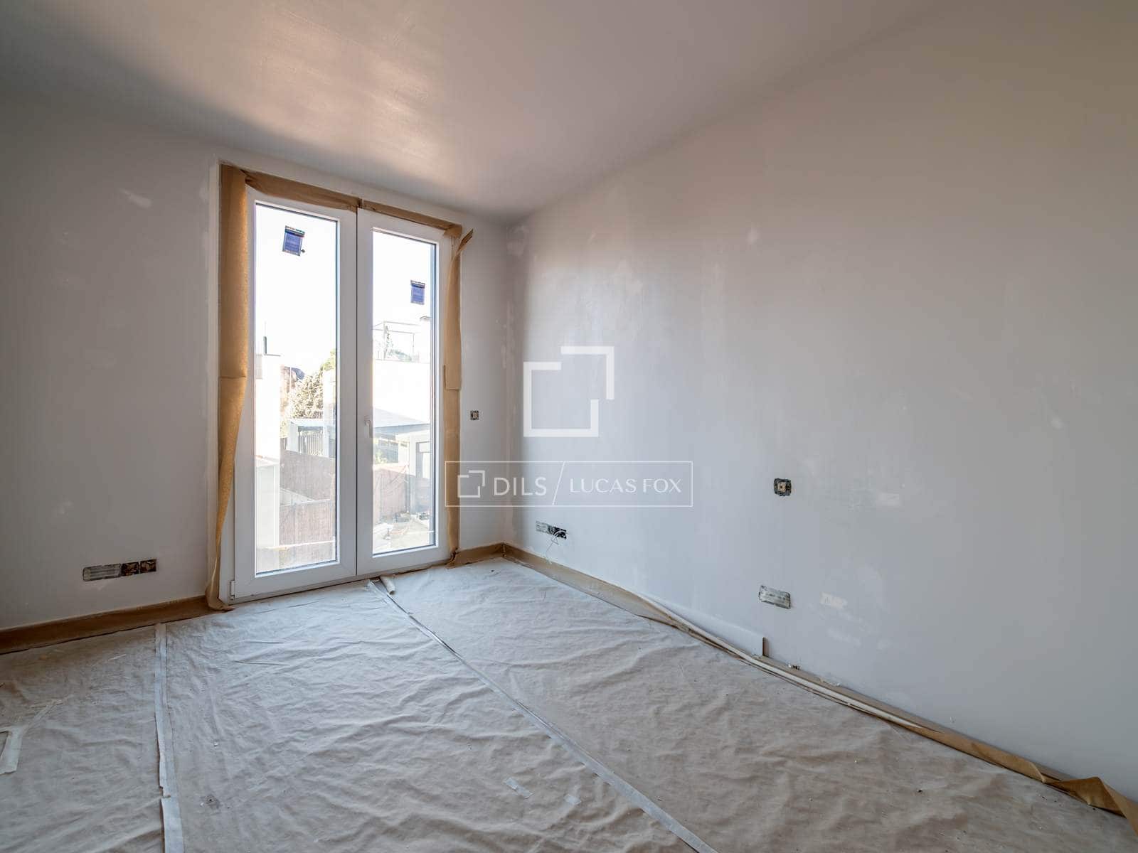 4 bedroom Villa for sale in Madrid city with pool garage - € 1,375,000 (Ref: 9626828)