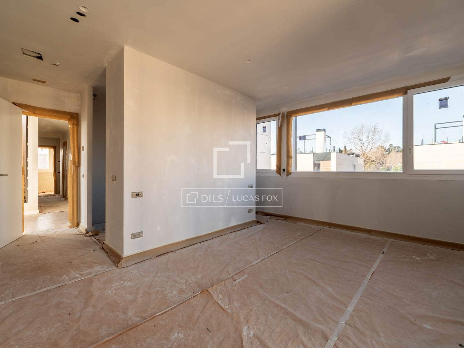 4 bedroom Villa for sale in Madrid city with pool garage - € 1,375,000 (Ref: 9626828)