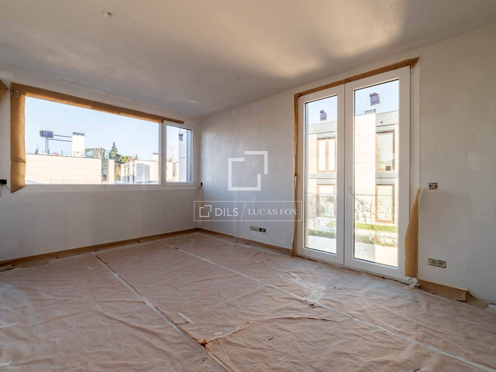 4 bedroom Villa for sale in Madrid city with pool garage - € 1,375,000 (Ref: 9626828)