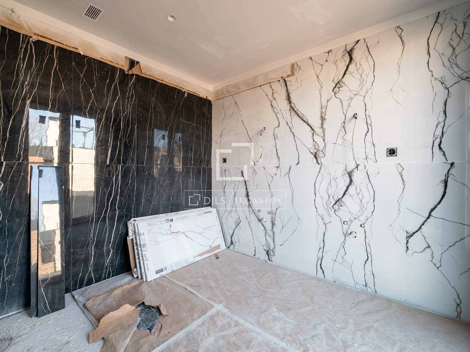 4 bedroom Villa for sale in Madrid city with pool garage - € 1,375,000 (Ref: 9626828)