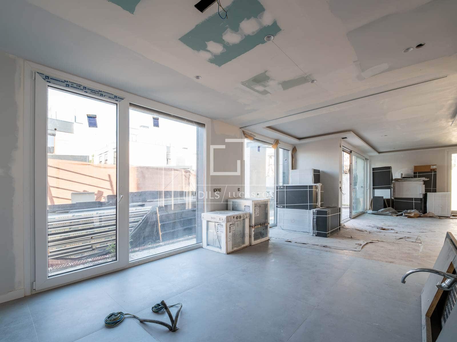 4 bedroom Villa for sale in Madrid city with pool garage - € 1,375,000 (Ref: 9626828)