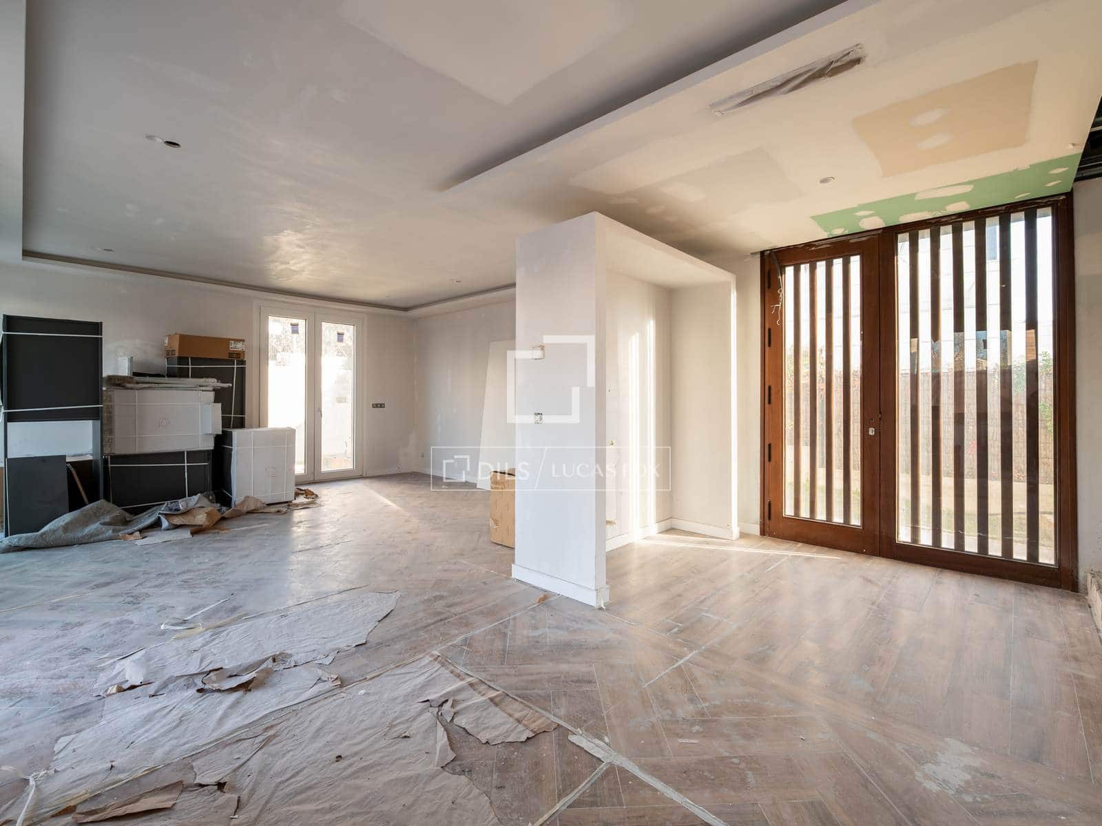 4 bedroom Villa for sale in Madrid city with pool garage - € 1,375,000 (Ref: 9626828)