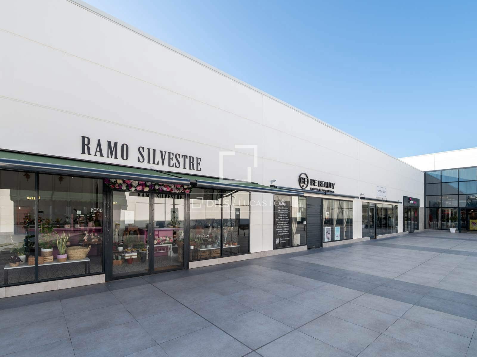 4 bedroom Villa for sale in Madrid city with pool garage - € 1,375,000 (Ref: 9626828)