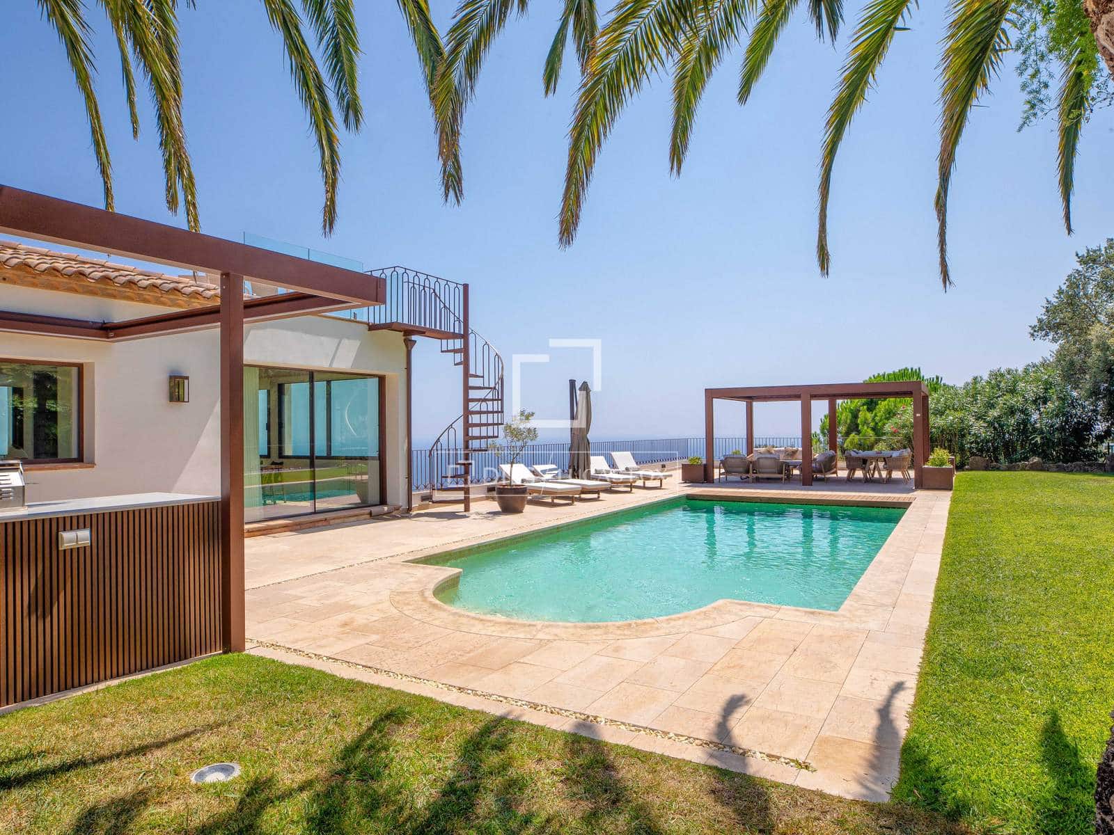 5 soverom Villa til salgs i Platja d'Aro med svømmebasseng garasje - € 2 900 000 (Ref: 9626829)