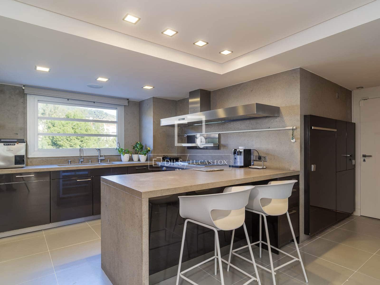 3 bedroom Apartment for rent in Barcelona city with pool garage - € 9,750 (Ref: 9628126)