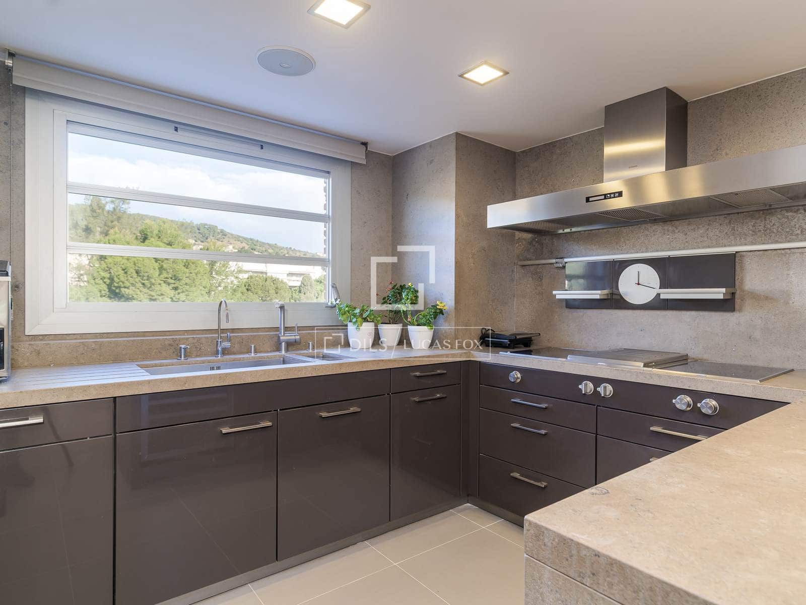 3 bedroom Apartment for rent in Barcelona city with pool garage - € 9,750 (Ref: 9628126)