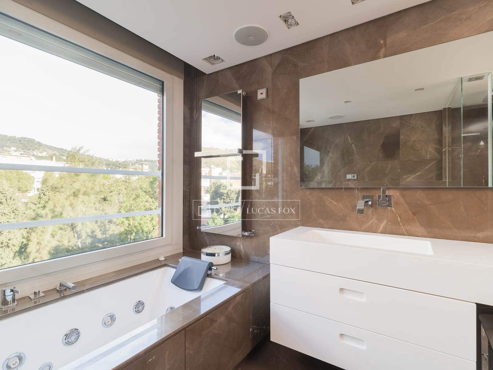 3 bedroom Apartment for rent in Barcelona city with pool garage - € 9,750 (Ref: 9628126)