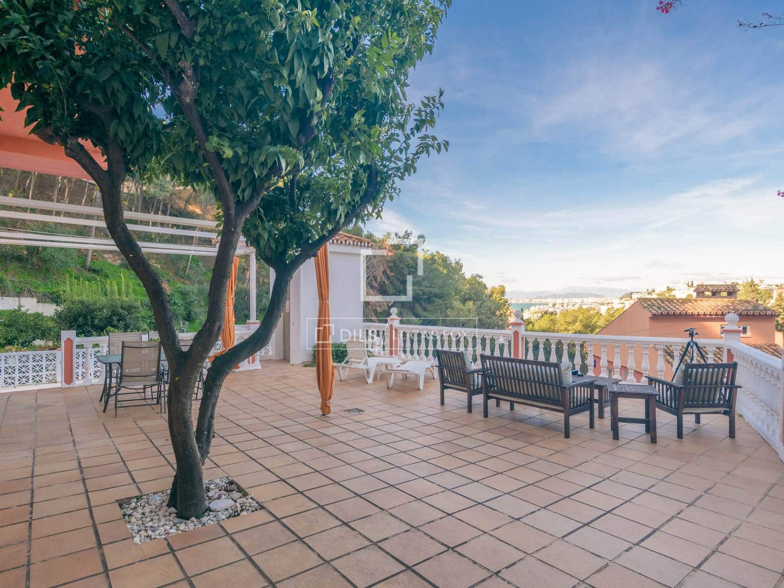 7 makuuhuone Huvila myytävänä paikassa Malaga kaupunki mukana uima-altaan 
autotalli - 1 100 000 € (Ref: 9628132)