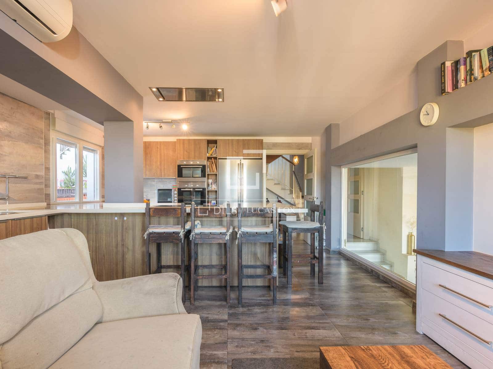 7 makuuhuone Huvila myytävänä paikassa Malaga kaupunki mukana uima-altaan 
autotalli - 1 100 000 € (Ref: 9628132)