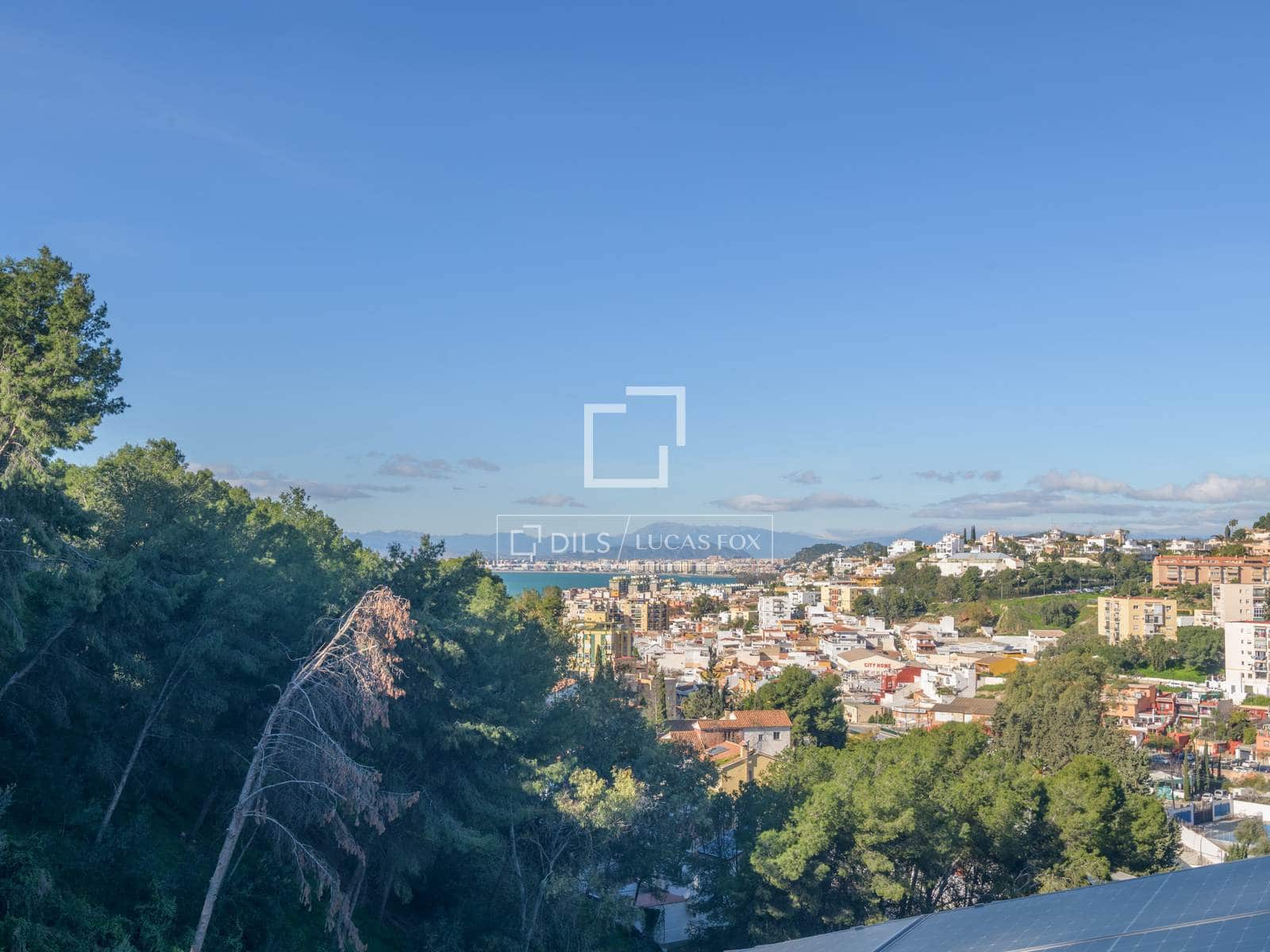 7 makuuhuone Huvila myytävänä paikassa Malaga kaupunki mukana uima-altaan 
autotalli - 1 100 000 € (Ref: 9628132)