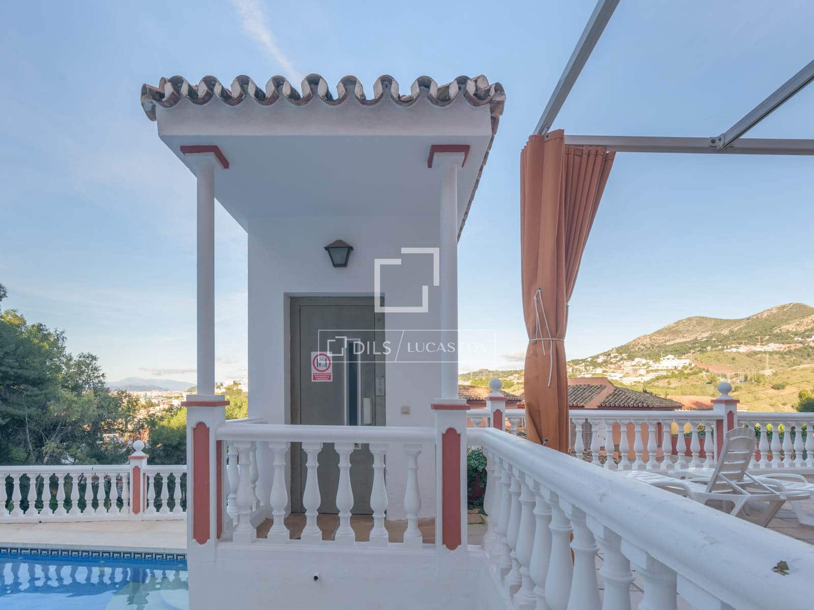 7 makuuhuone Huvila myytävänä paikassa Malaga kaupunki mukana uima-altaan 
autotalli - 1 100 000 € (Ref: 9628132)